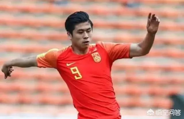 国奥狂屠菲律宾张玉宁背转体头球梅开二度，他是不是已经超越了武磊成了国足锋线头牌？