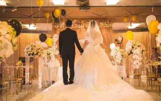 时尚婚礼装扮是什么样的 自己布置婚礼会场攻略是什么