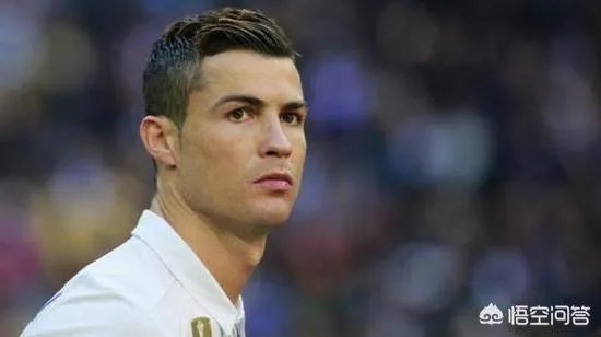 C罗在球员通道帅照