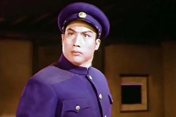 钱浩梁在生前是因什么而一举成名的？