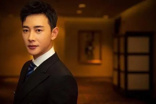 罗晋说第一次抱女儿心情平静，如何看待他的心境？