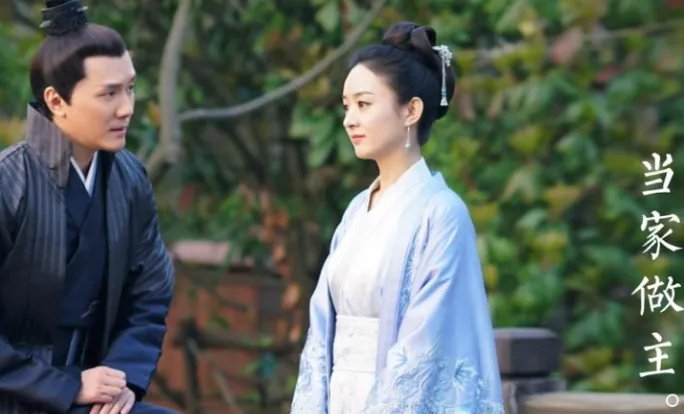 赵丽颖33岁生日，冯绍峰祝福瞬间被淹没，这到底是怎么回事？