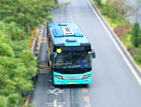 公交车超载的标准是1平米站多少人