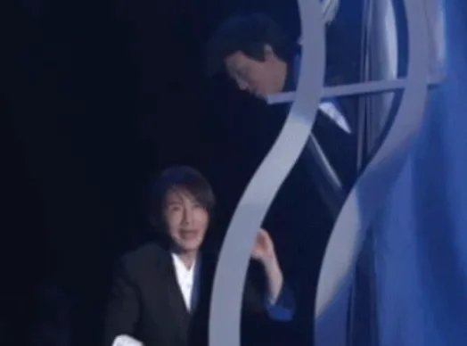 2013年王力宏冲到春晚后台，怒甩刘谦耳光，当年到底发生了什么？