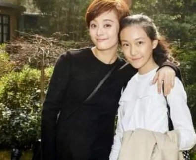 孙俪妹妹孙艳曾在《甄嬛传》饰演小玉饶，现如今已成年，你看好她的前途吗？