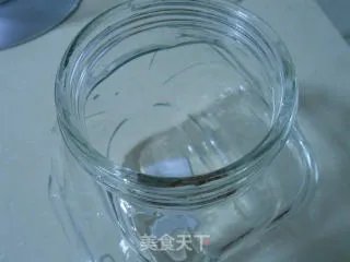 香气迷人的自酿菠萝酒