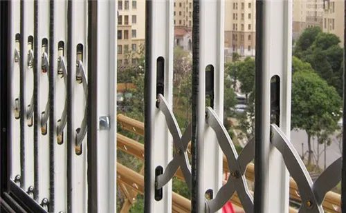 防盗窗的款式图片2019 没想到火的防盗网是这款