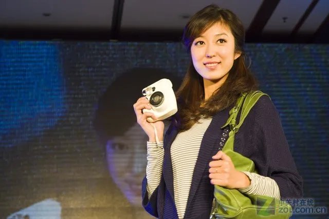 超萌美女真人秀 富士发布会模特展示图赏