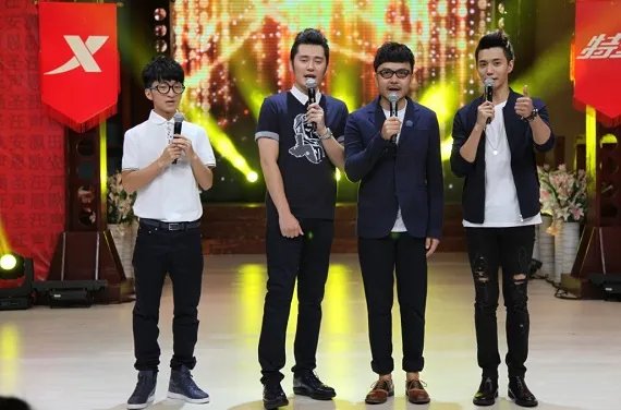 贾盛强天天向上倾情演唱《姐姐》 父子情深感动全场