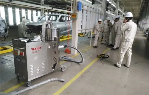 真空吸尘器怎么用