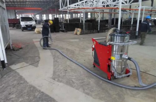 真空吸尘器怎么用