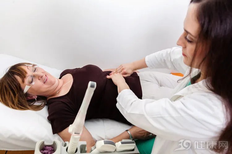 为什么医院把那么多男医生安排去妇产科？理由很简单，先别拒绝