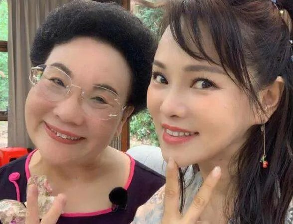 秦昊妈妈劝伊能静谨言慎行是怎么回事？