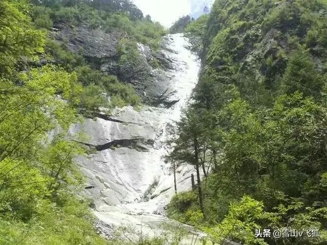 峨眉山清音阁的农家乐有哪些推荐，供老人避暑一个月？