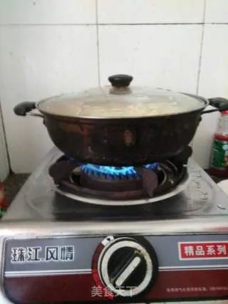 胡萝卜玉米排骨汤