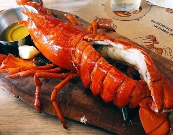 泰国旅游点了三只大虾,为什么导游会劝人别吃呢?