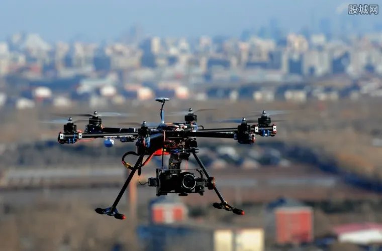 无人机越境走私 捣毁走私手机两个窝点涉案金额惊人