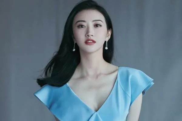 有种“合影”叫远离景甜,生图流出,网友:人间富贵花,你喜欢景甜吗?