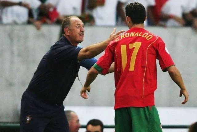 对斯科拉里最客观的评价是什么？