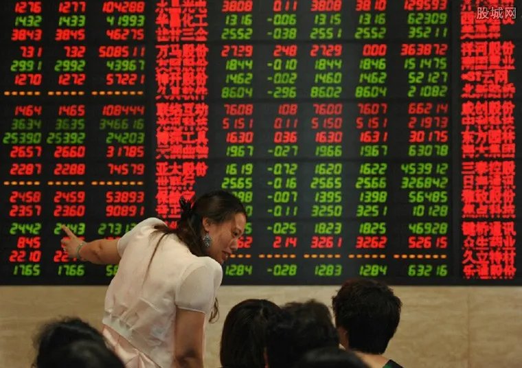 股指期货一手多少钱 懂股票的原来这么赚钱啊！