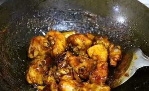 红烧鸡块怎么烧好吃又嫩呢？