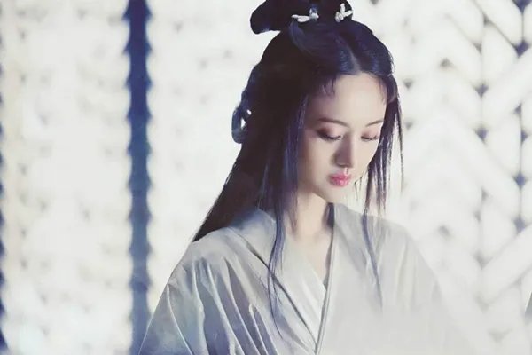 郑爽发长文回应卖节目道具，她的解释可以接受吗？