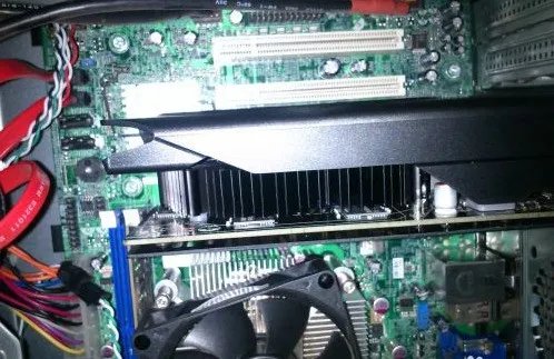 电脑主机显卡在哪个位置,机子有点老了,