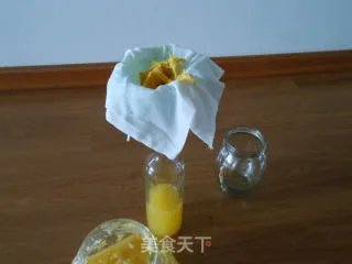 香气迷人的自酿菠萝酒