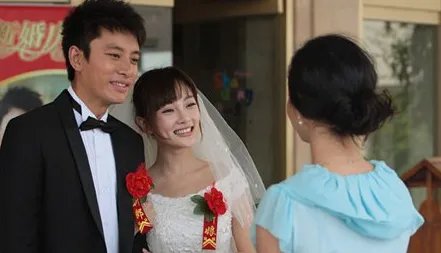 娱记爆料，贾乃亮李小璐两个已经和解，为了甜馨二人会复婚吗？