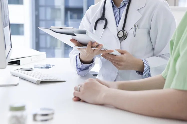 为什么医院把那么多男医生安排去妇产科？理由很简单，先别拒绝