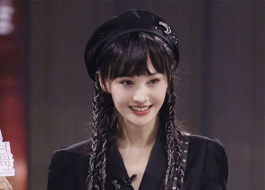 郑爽八卦金晨邓伦一事上了热搜?，郑爽为这个节目带来了多少热度？