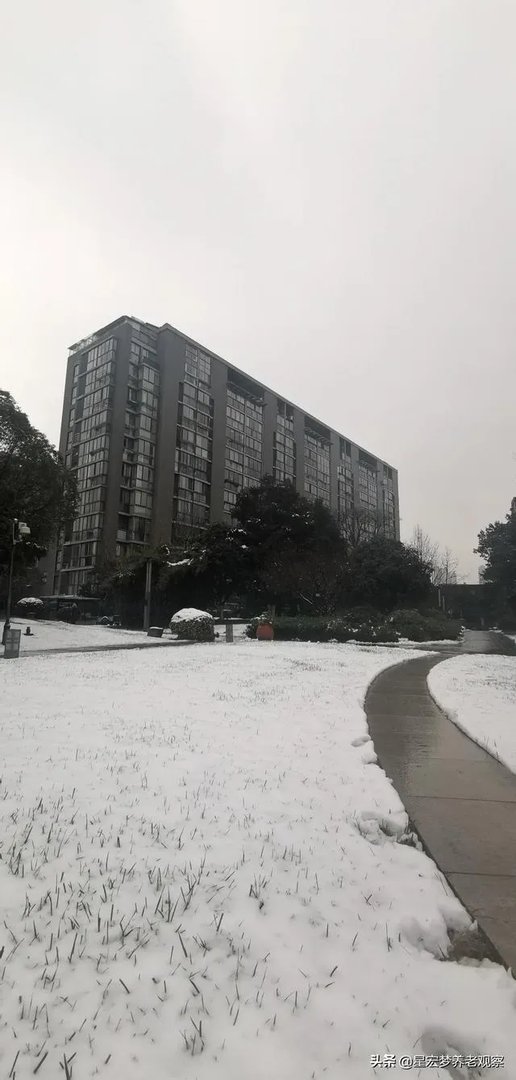 最近想入手美达浅草明苑小区的房子，但是中介推荐了一个边户，美达浅草明苑小区噪音大吗？可以入手吗？