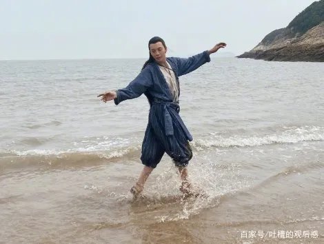 杨幂晒陈伟霆的绝美睡颜照，你觉得陈伟霆长得帅吗？