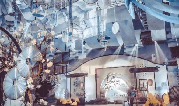 时尚婚礼装扮是什么样的 自己布置婚礼会场攻略是什么