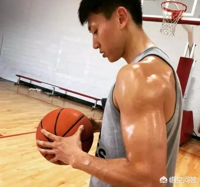 刘晓宇回国后肌肉直追易建联，为什么杜锋要于德豪不要他？