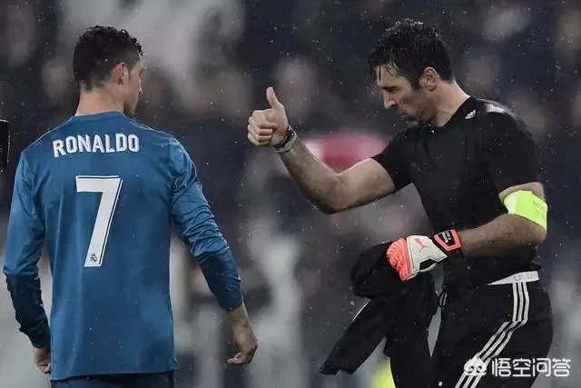 C罗在球员通道帅照