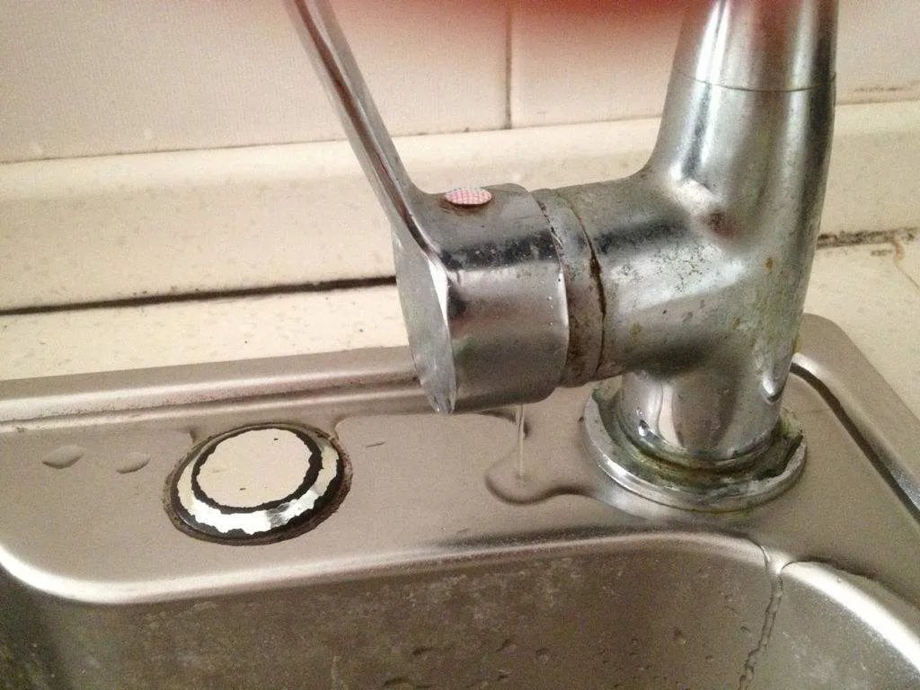 厨房水龙头怎么修