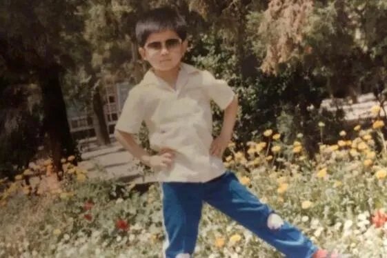 李晨晒童年照自称什么？