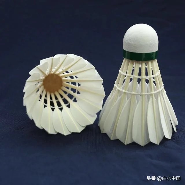 羽毛球用什么毛的比较耐打呢？各位大神能给推荐一下吗？