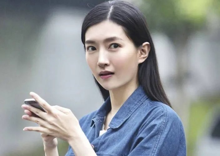 江疏影提醒大家付尾款时别忘了过光棍节,她和胡歌为什么没有走到一起?