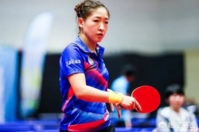 日本公开赛女双决赛开始之前，刘诗雯突然宣布退赛，这是为什么？