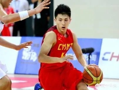 刘晓宇回国后肌肉直追易建联，为什么杜锋要于德豪不要他？