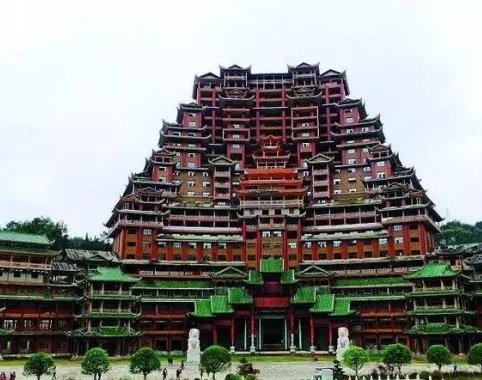 独山县烧400亿打造的宏伟建筑竟烂尾，这是怎么回事？