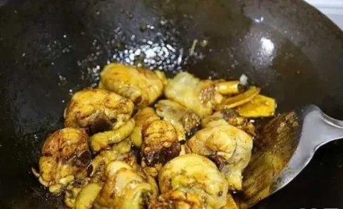红烧鸡块怎么烧好吃又嫩呢？