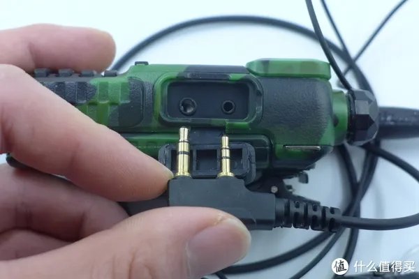 百元价位民用经典—宝峰 UV-5R 对讲机开箱