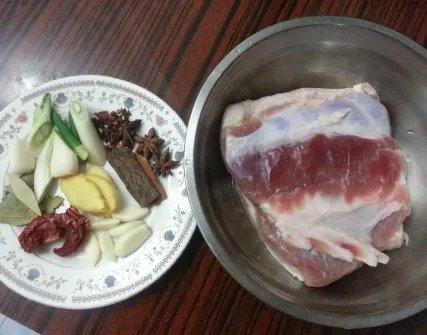 酱肉怎么做 酱肉的做法和配方 酱肉的腌制方法