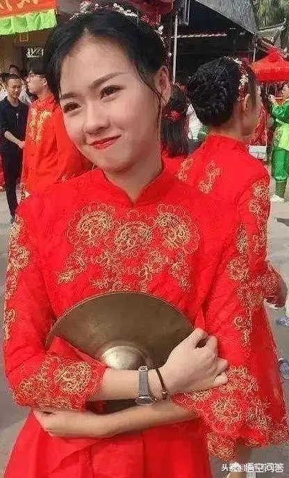 翁佳娜为什么能一下爆红？能红多久？