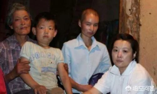 袁立做慈善微博晒图，被骂到处张扬吸眼球，做慈善就应该低调吗？