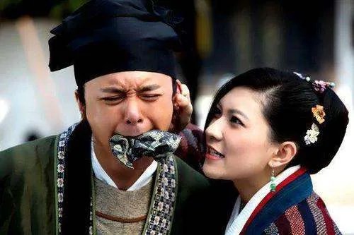 炉石传奇情侣安德罗妮板娘离婚，除了工作还有什么其他原因吗？