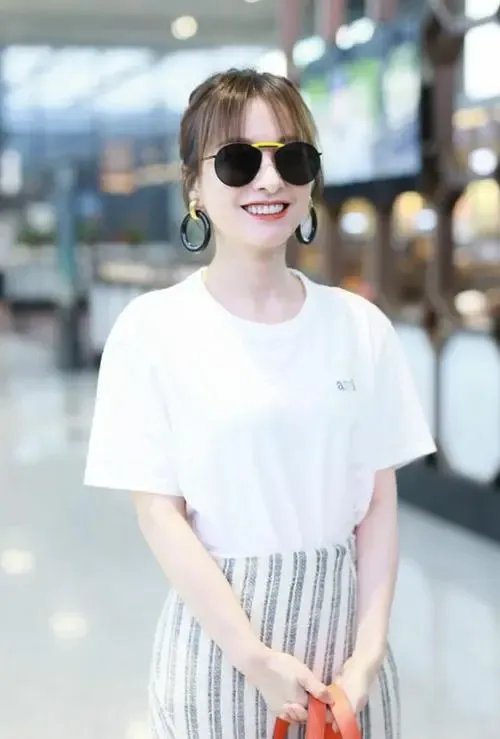 “吴昕终于踏入恋爱综艺了”冲上热搜，什么叫终于？